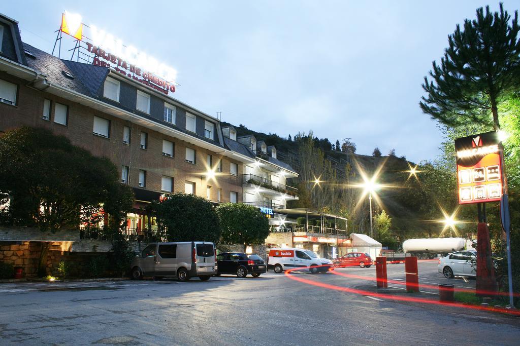 Hotel Valcarce Camino De Santiago Ла-Портела-де-Валькарсе Экстерьер фото